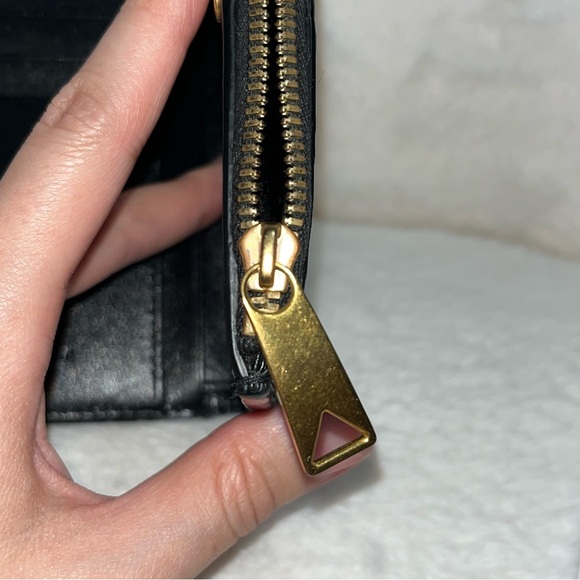 Preloved BV Medium Intrecciato Bi-Fold Zip Wallet - Picture 4 of 8